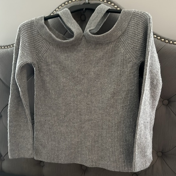 Gray Boutique Sweater - Picture 2 of 3